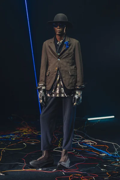 Look 40